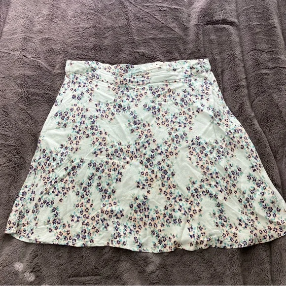 Kimchi Blue - SMALL- A-Line Skirt with Floral Pattern Urban Outfitters Zip Rayon - Picture 2 of 9